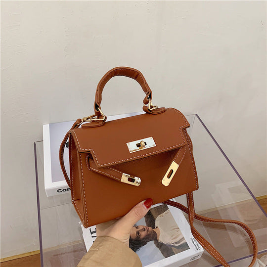 EB | Eine Seitliche Schultertasche Im Western-Stil