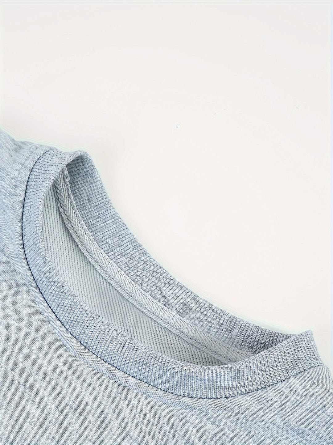 EB | Sweatshirt mit Künstlerischem Gesicht Baumwolle Trendy und Bequem