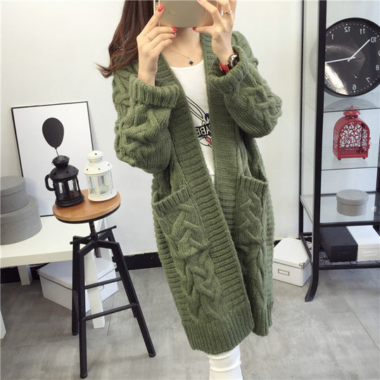 Damen Grobstrickjacke mit elegantem Zopfmuster und praktischen Taschen EB
