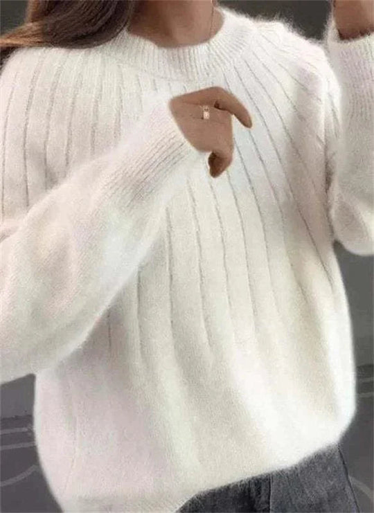 Gestrickter, flauschiger pullover für Damen