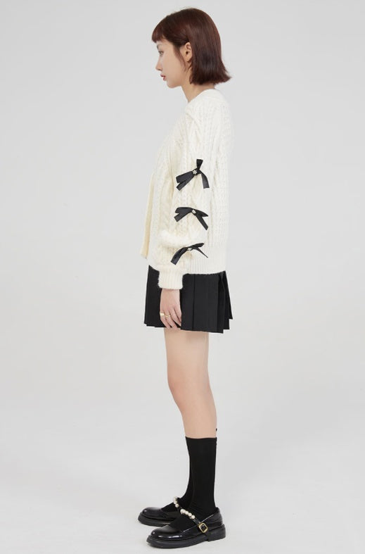 EB | Strickjacke mit Schleifendetails