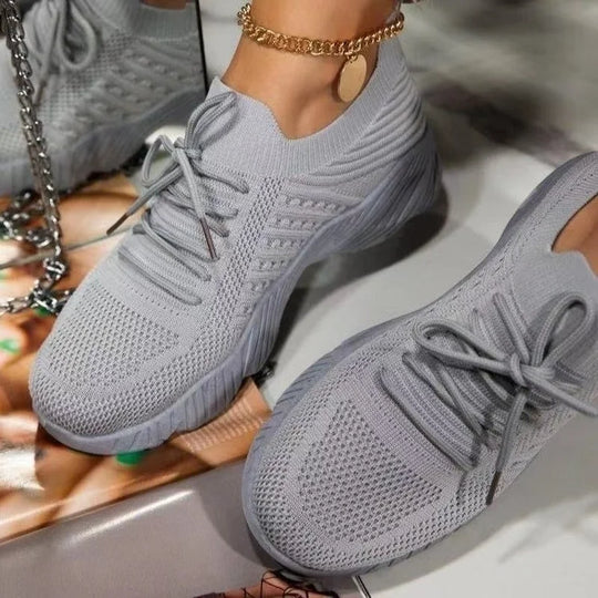 Sandfarbene Elegante Sneakers EB