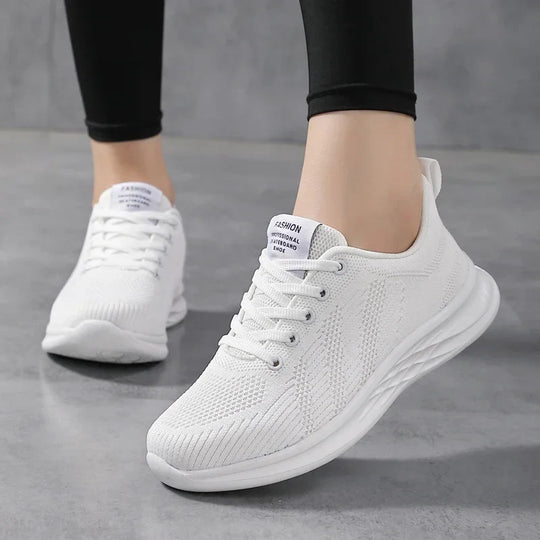 Reinweiße Sportliche Sneakers EB