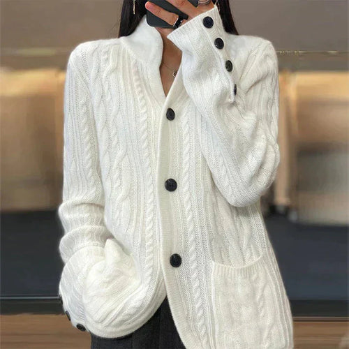 EB | Weiße Strickjacke