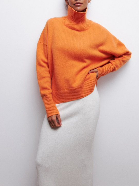 EB | Modischer Pullover mit hohem Halsausschnitt