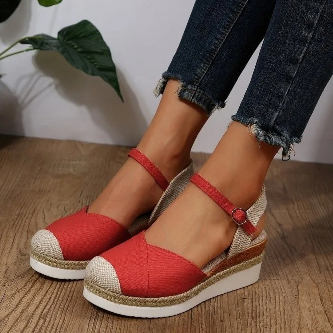 Damen Sandalen mit Schnallenverschluss und geschlossener Spitze – Isabelle EB