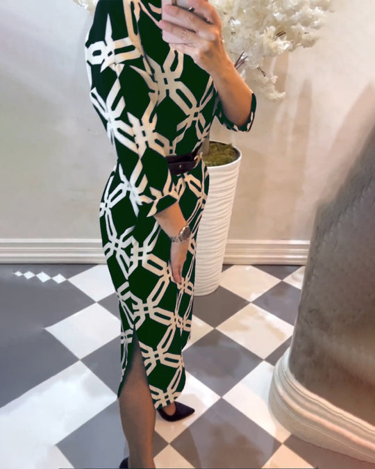 EB | Kleid mit Geometrischem Print und Seitlichem Schlitz