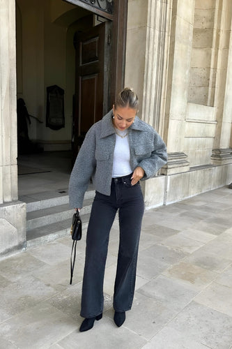 EB | Kurze Wolljacke Scharfer Kragen Strukturiert und Warm
