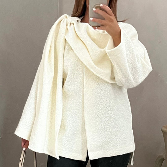 EB | Bouclé Poncho mit Schal-Detail