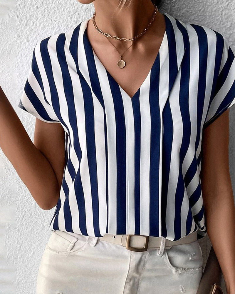 EB | Sommerbluse In Einem Gestreiften Look