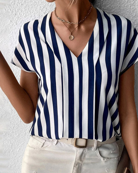 EB | Sommerbluse In Einem Gestreiften Look
