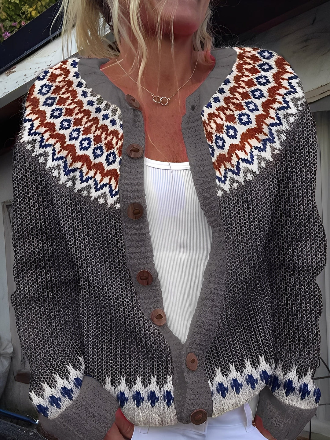EB | Elegante Damenstrickjacke mit Knöpfen