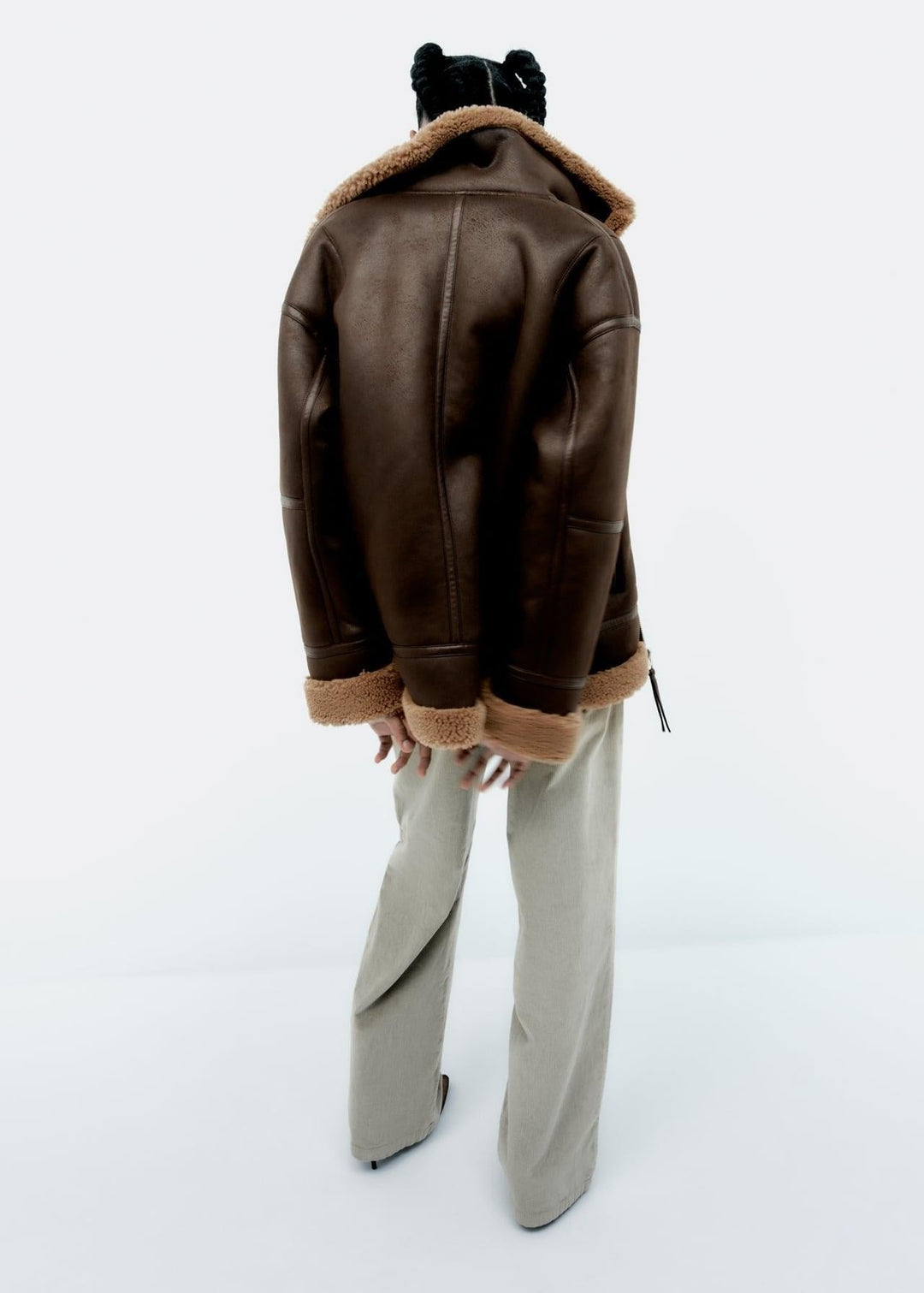EB | Fellbesetzte Revers-Fliegerjacke