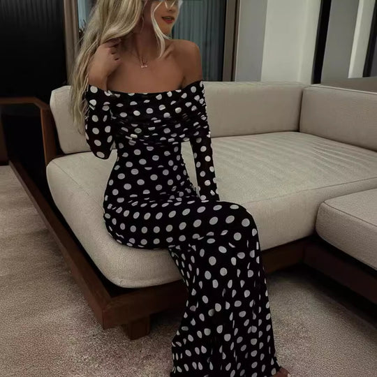 EB | Ein-Wort-Schulterkleid aus Gaze mit Tupfen