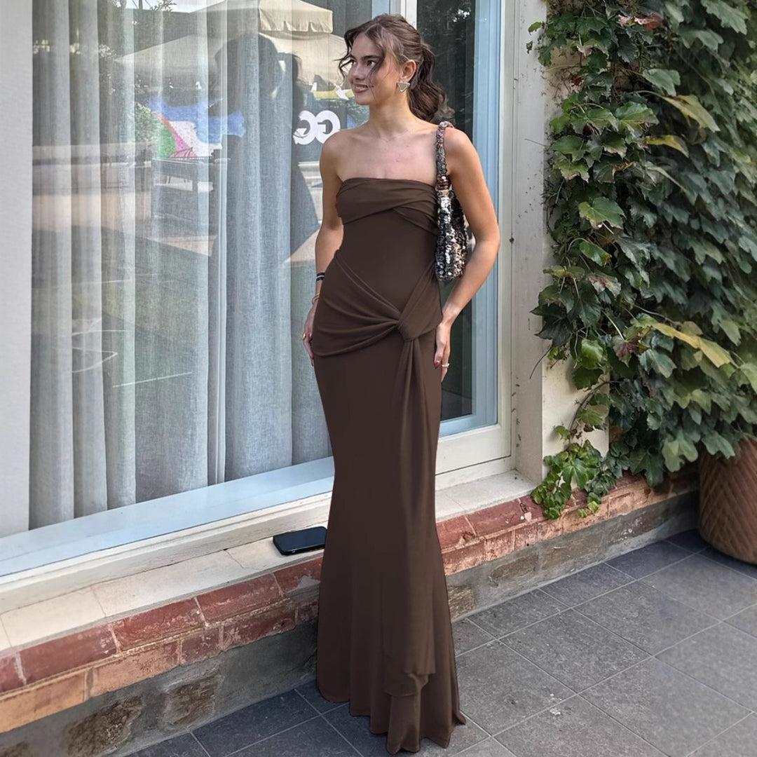 EB | Einfarbiges ärmelloses Kleid mit hoher Taille und Ein-Wort-Ausschnitt