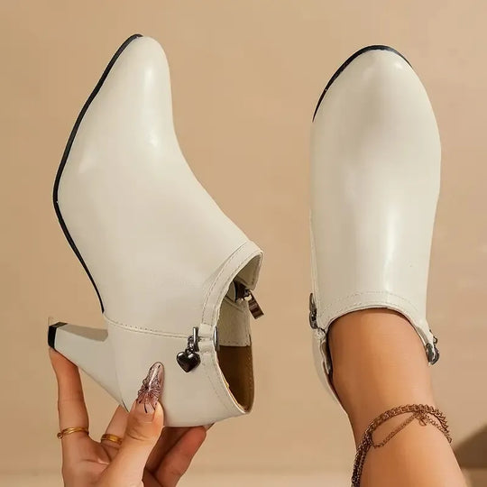 Zeitlose Stiefeletten im femininen Spitzen-Design EB EB