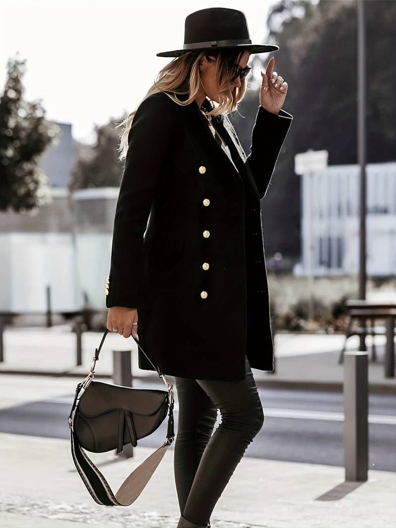 EB | Modisches und Minimalistisches Winterkleidungsstück