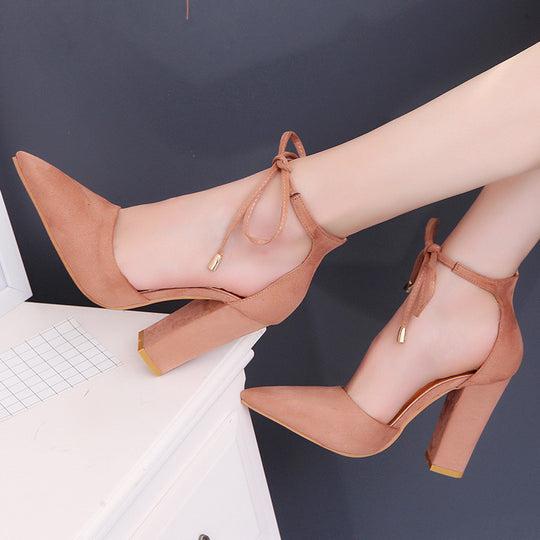Damen nan spitz zulaufende Pumps mit Knöchelband zum Binden und skulpturellem Blockabsatz EB