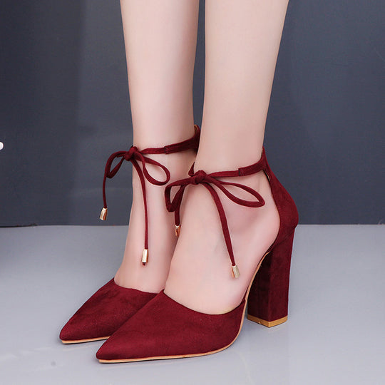 Damen nan spitz zulaufende Pumps mit Knöchelband zum Binden und skulpturellem Blockabsatz EB