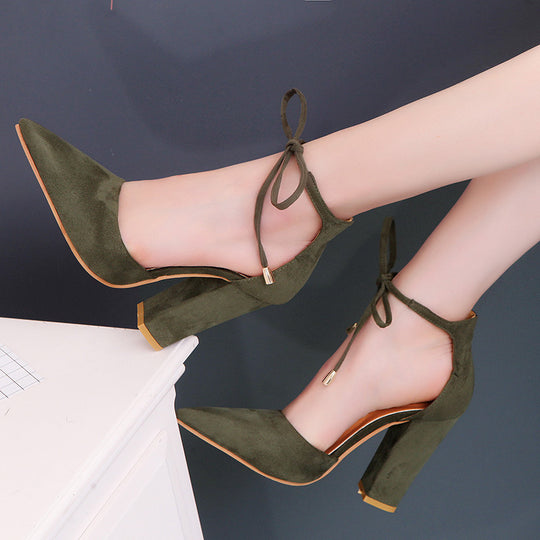 Damen nan spitz zulaufende Pumps mit Knöchelband zum Binden und skulpturellem Blockabsatz EB