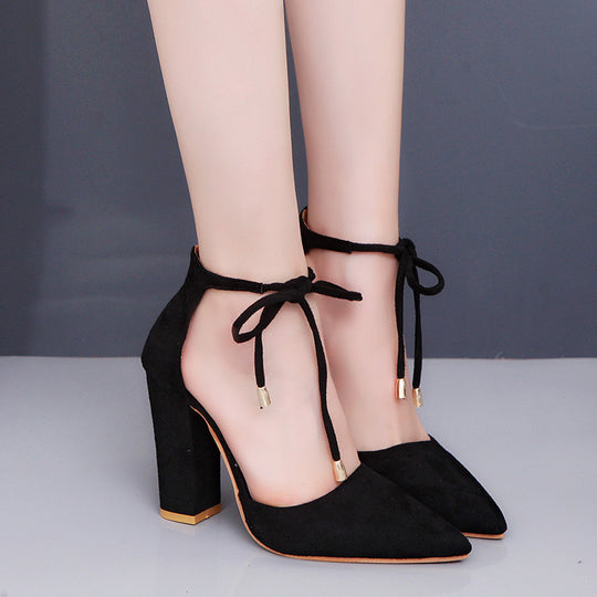Damen nan spitz zulaufende Pumps mit Knöchelband zum Binden und skulpturellem Blockabsatz EB