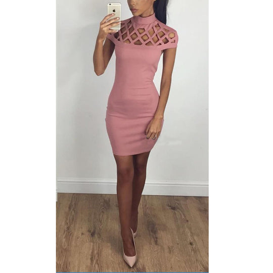 Damen Figurbetontes Minikleid mit kunstvollem Cut-Out-Design und hohem Kragen EB