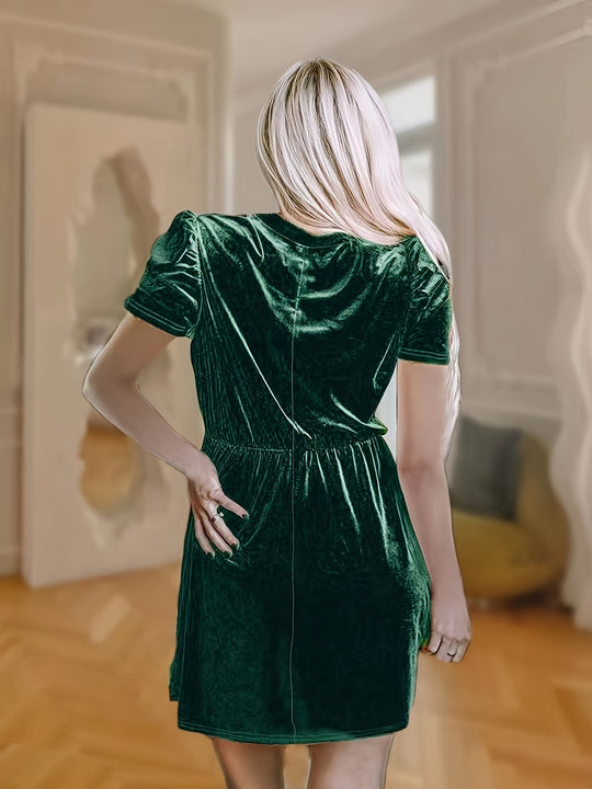 EB | Einfarbiges Samtkleid