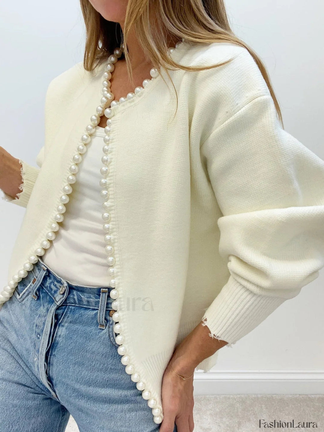 EB | mit Perlenverzierung und fransigem Saum