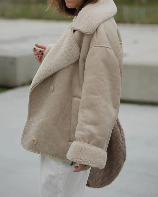 EB | Stilvolle Jacke mit Kunstleder und Fleece Details