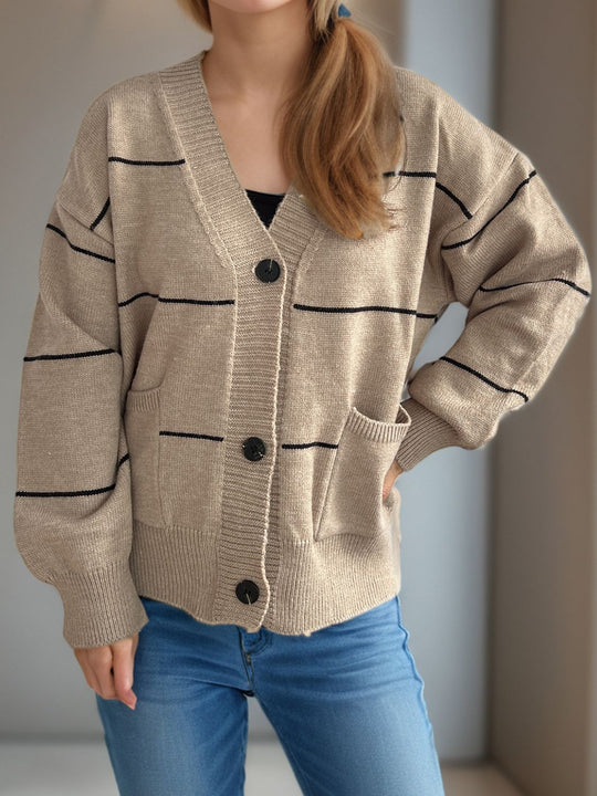 EB | Legere Strickjacke mit langen Ärmeln, V-Ausschnitt, Knöpfen und Streifen