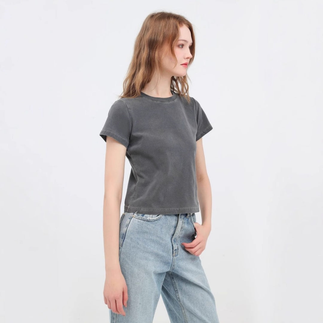 EB | Schillerndes altes kurzes T-Shirt mit Färbung