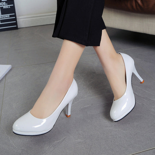 Damen Hochglanz Pumps mit komfortabel geformtem Fußbett und elegantem Blockabsatz EB