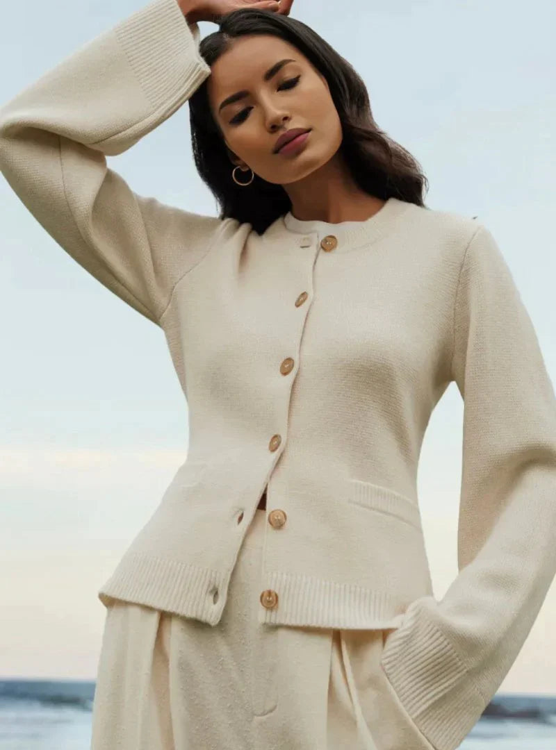 EB | Warme Winterstrickjacke mit Englischer Eleganz für Damen