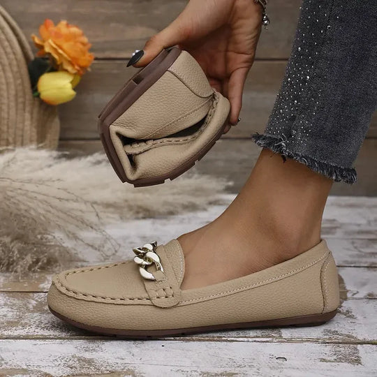 Slipper aus Leder mit klobigen Kettendetails EB EB