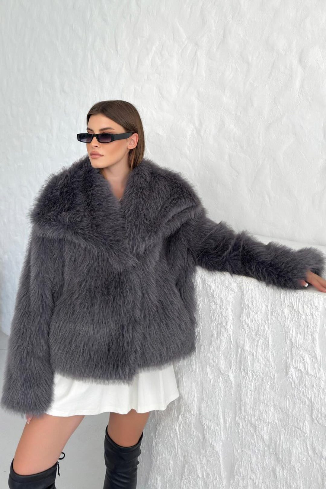 EB | Faux-Fur-Schalkragenjacke