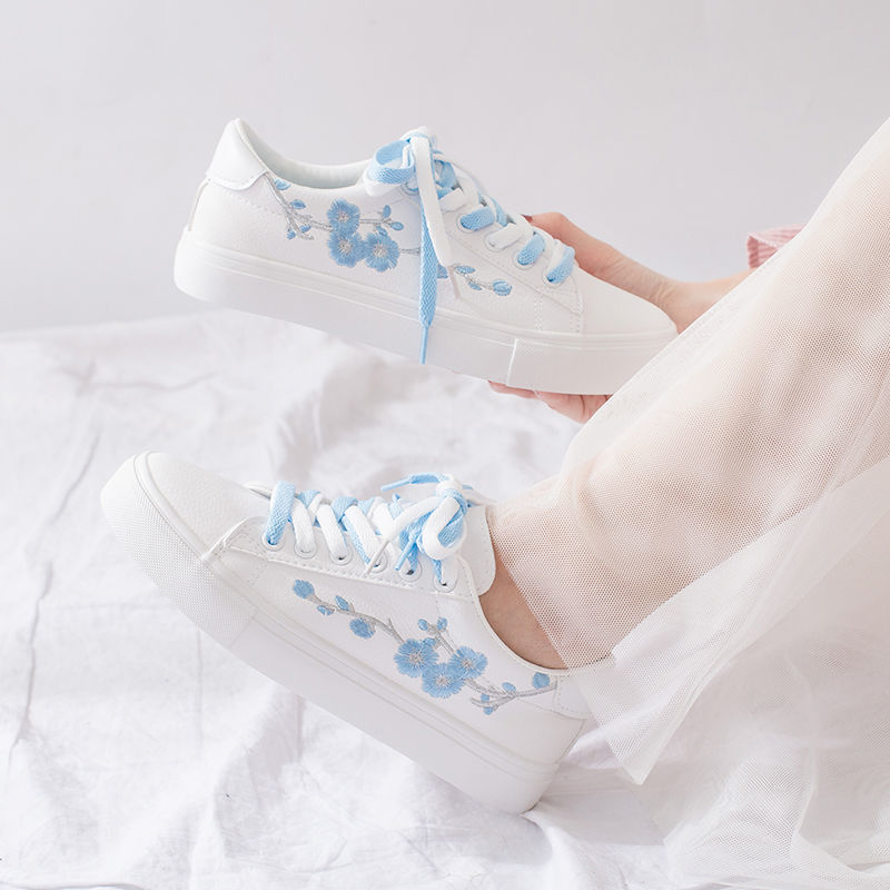Casual Chic | Niedrige Damensneaker EB