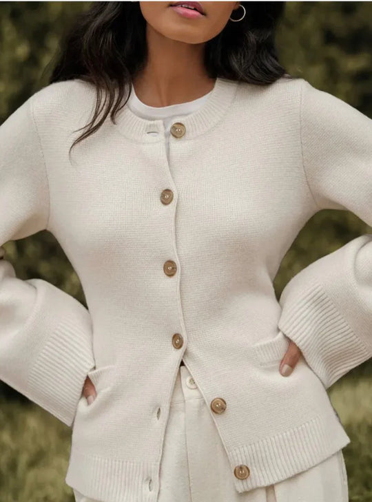 EB | Warme Winterstrickjacke mit Englischer Eleganz für Damen