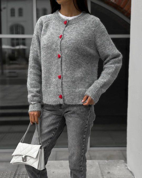 EB | Kuschelige Strickjacke mit Herzknöpfen