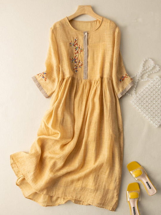 EB | Besticktes Kleid aus Baumwolle
