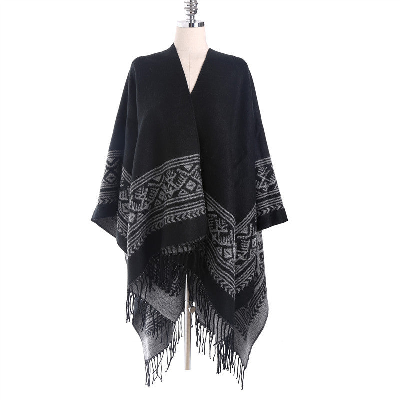Damen Wolloptik-Überwurf im Kimono-Stil mit grafischem Bordürenjacquard und Fransensaum EB