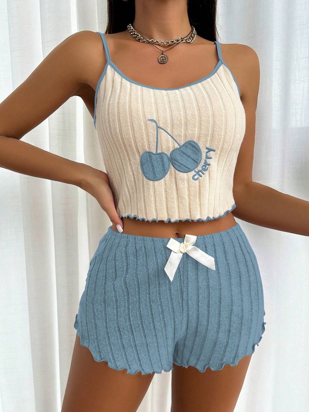 EB | Bestickte Weste Shorts Set