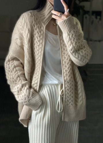 EB | Strickjacke mit hohem Halsausschnitt