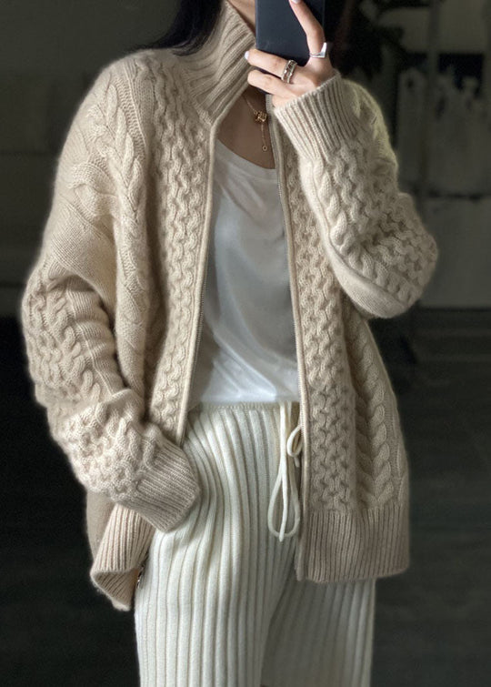 EB | Strickjacke mit hohem Halsausschnitt