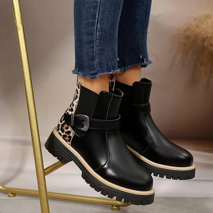 Retro-Stiefeletten mit Schnalle und dicken Absätzen EB EB