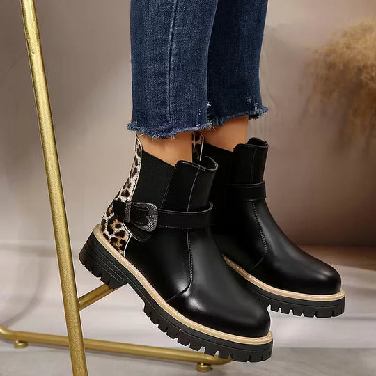 Retro-Stiefeletten mit Schnalle und dicken Absätzen EB EB