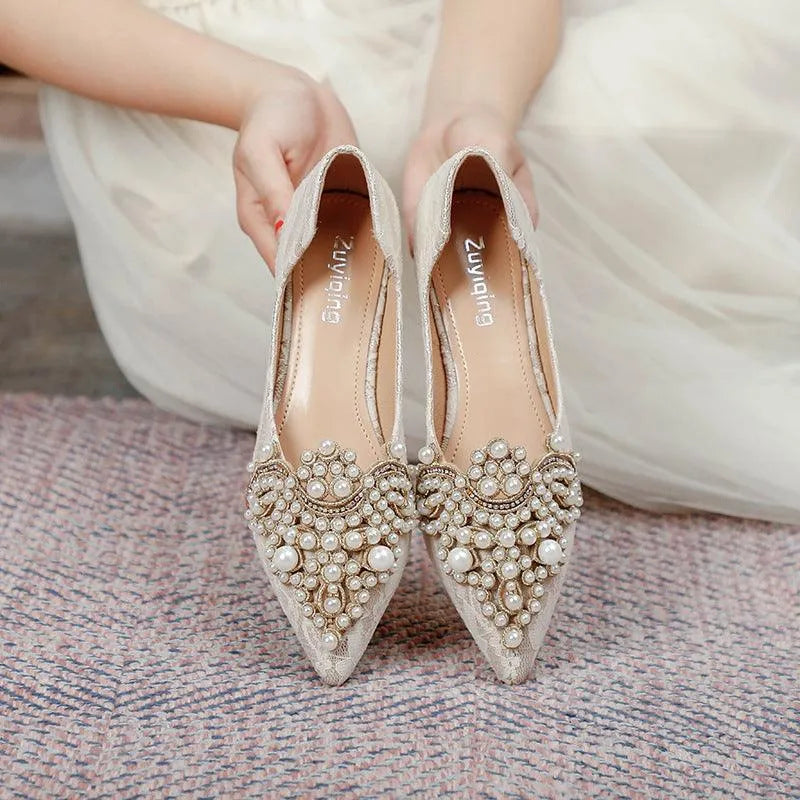 EB | Elegante Ballerina mit Perlen