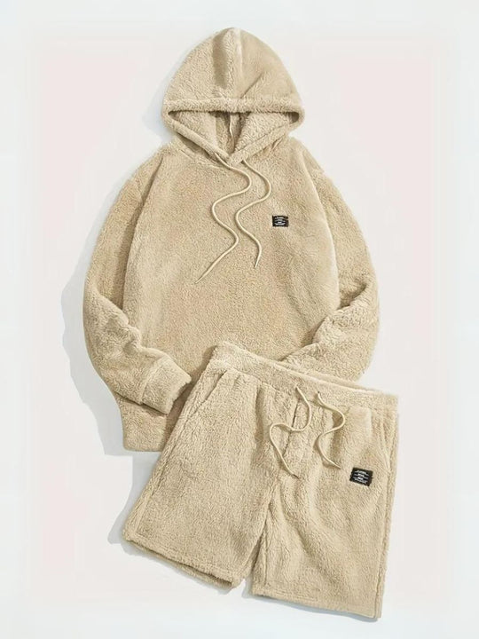 EB | Fluffy Hoodie und Shorts