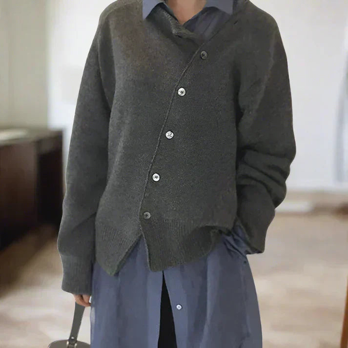 EB | Weiche Strickjacke mit Diagonaler Knopfleiste