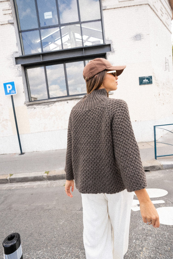 EB | Gemütlicher brauner kurzärmeliger Kaschmirrollkragenpullover Ideal für den Winter