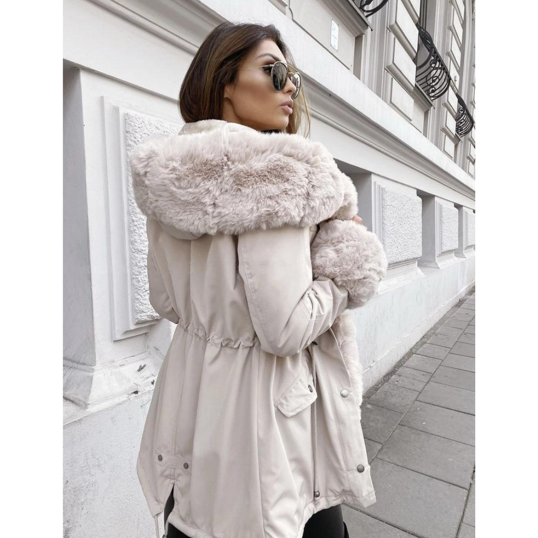 EB | Winterjacke mit Kapuze für Frauen Ideal bei kaltem Wetter